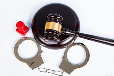 新能源汽車自燃,生產(chǎn)廠家需要承擔(dān)賠償責(zé)任 南京汽車律師