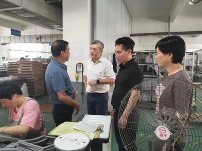 市退役軍人服務(wù)中心赴鎮(zhèn)海、北侖開展“三問三送”主題黨日活動(dòng)