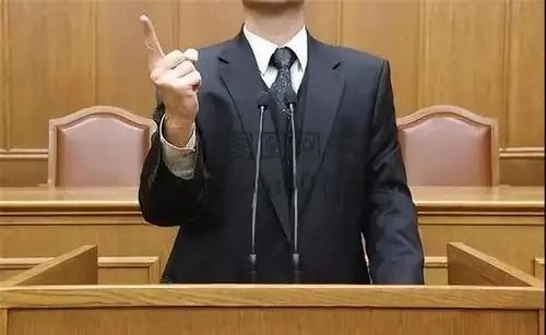 請(qǐng)了一個(gè)律師花了十多萬卻對(duì)案子沒有絲毫的作用,我該怎么辦