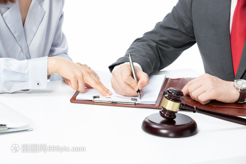 律師同事案件討論交流特寫